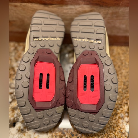 New Women’s Five Ten Trailcross Clip-in - Picture 11 of 16